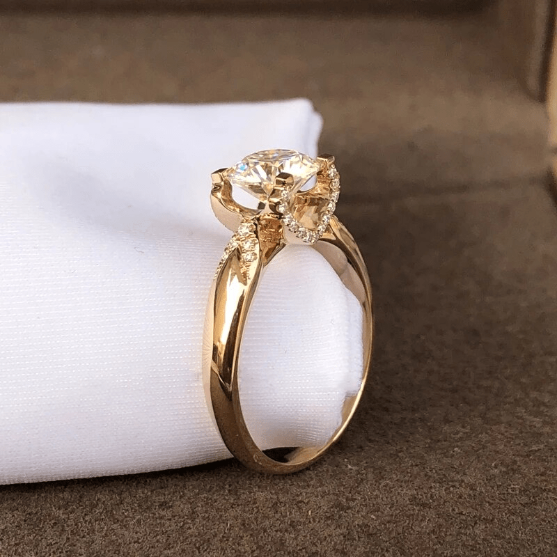 Bague Solitaire Lueur Éternelle Plaqué Or & Argent 925 - Diamant Moissanite 1 Carat💎