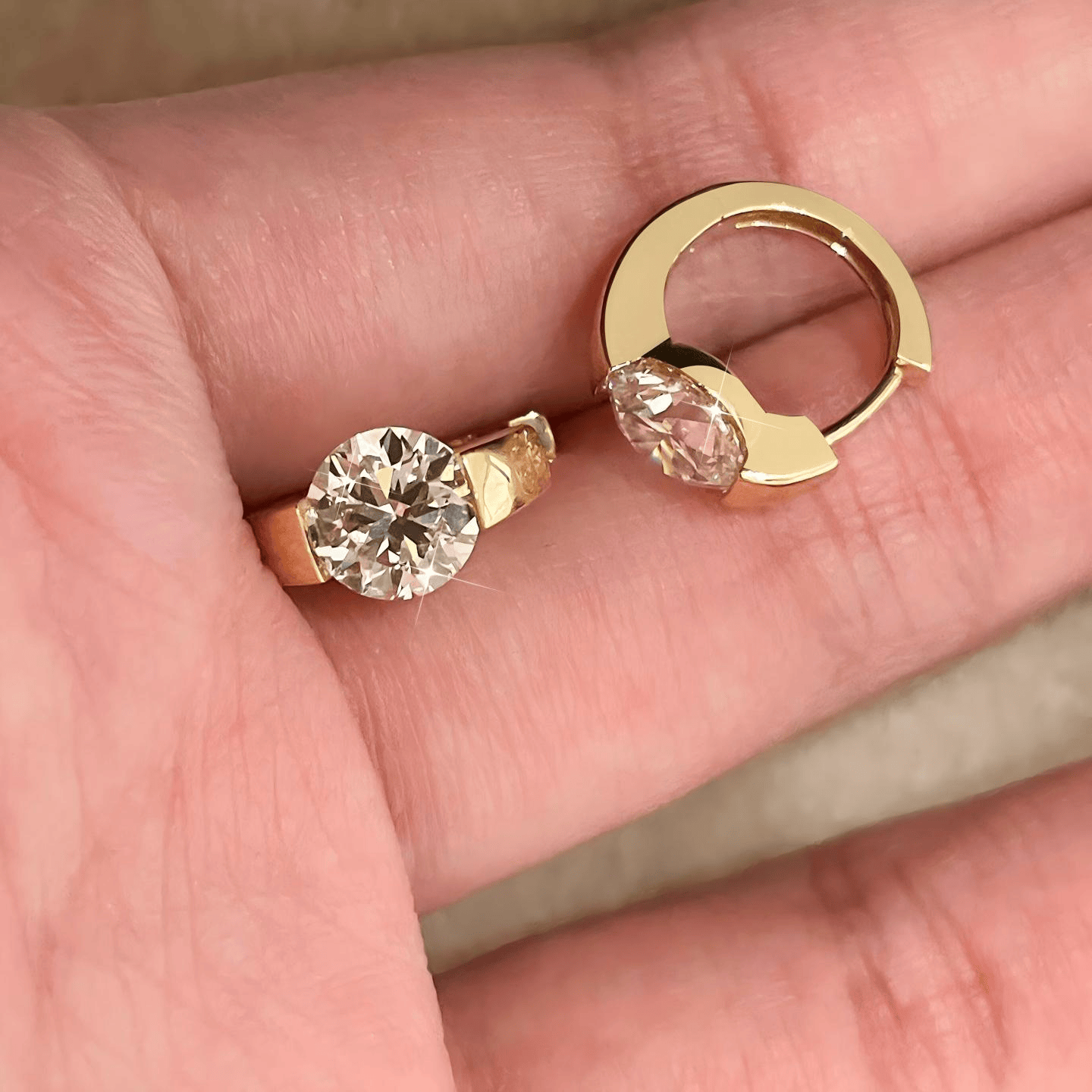 Boucles d'oreilles Créoles à Solitaire- Diamant Moissanite💎