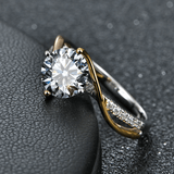 Bague Solitaire Étreinte d'Hélia Argent, Or & Or Rose - Diamant Moissanite 1 Carat 💎