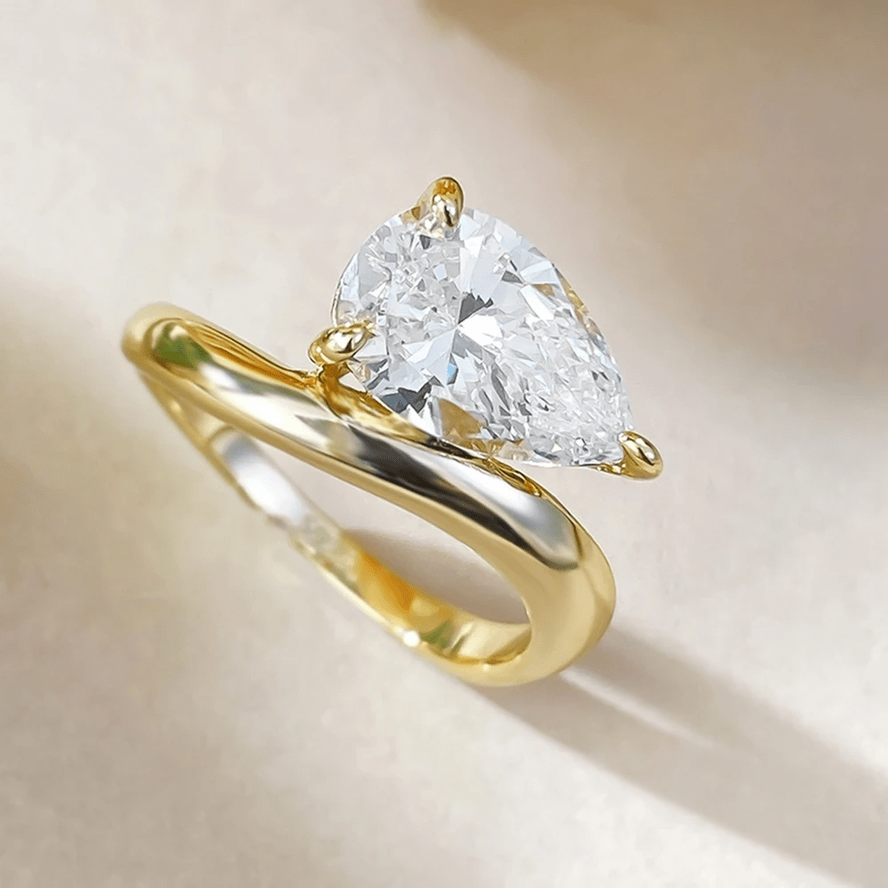 Bague Valse Dorée Arabesque Plaqué Or jaune 18cts- Diamant Moissanite 2 Carats 💎