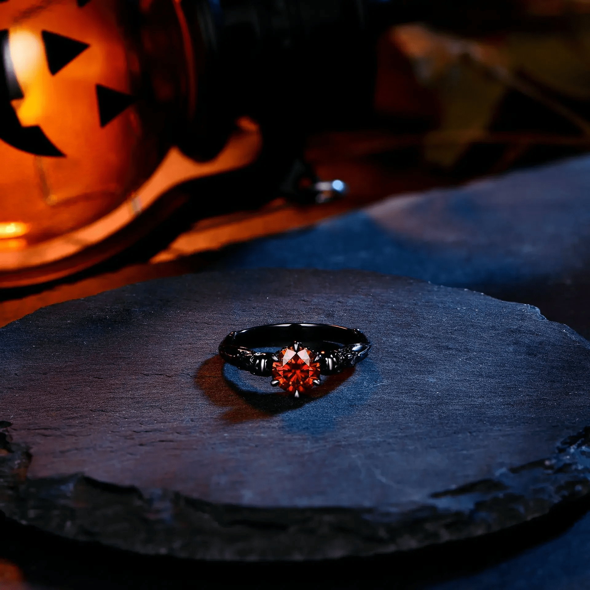 Bague Solitaire Crimson Phantom en Rhodium Noir - Moissanite Rouge 1 Carat 💎