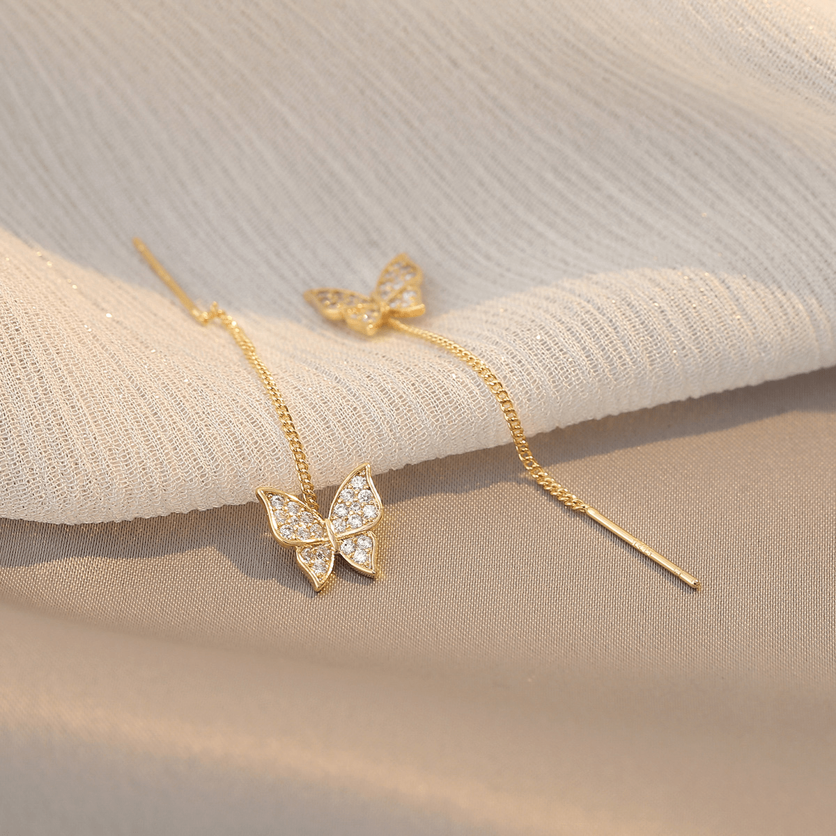 Boucles d'oreilles Papillon pendante Plaqué Or 18cts ou Argent Loriele™