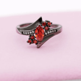 Bague Dame Noire Marquise en Rhodium Noir - Moissanite Rouge 1 Carat 💎