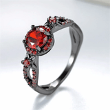 Bague Sépulture de Velours en Rhodium Noir - Moissanite Rouge 1 Carat 💎