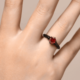 Bague Solitaire Crimson Phantom en Rhodium Noir - Moissanite Rouge 1 Carat 💎