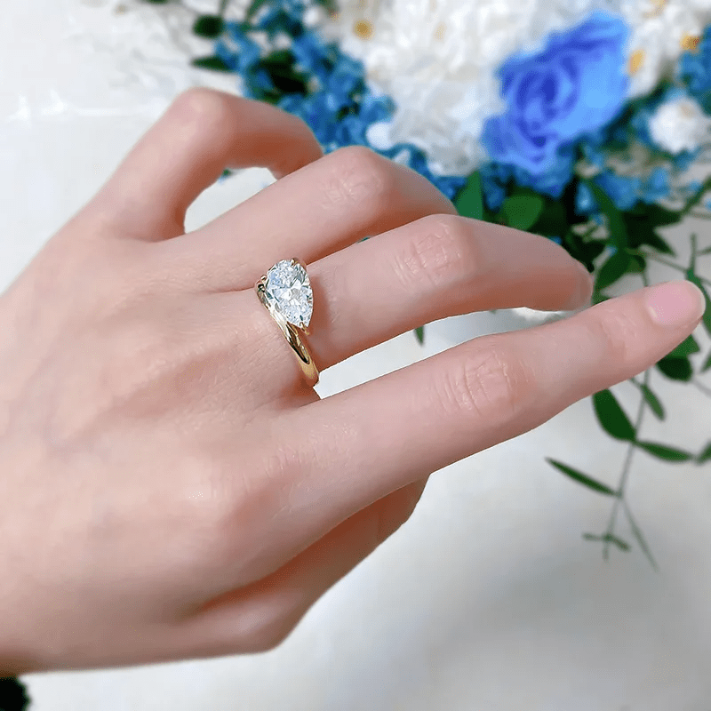 Bague Valse Dorée Arabesque Plaqué Or jaune 18cts- Diamant Moissanite 2 Carats 💎