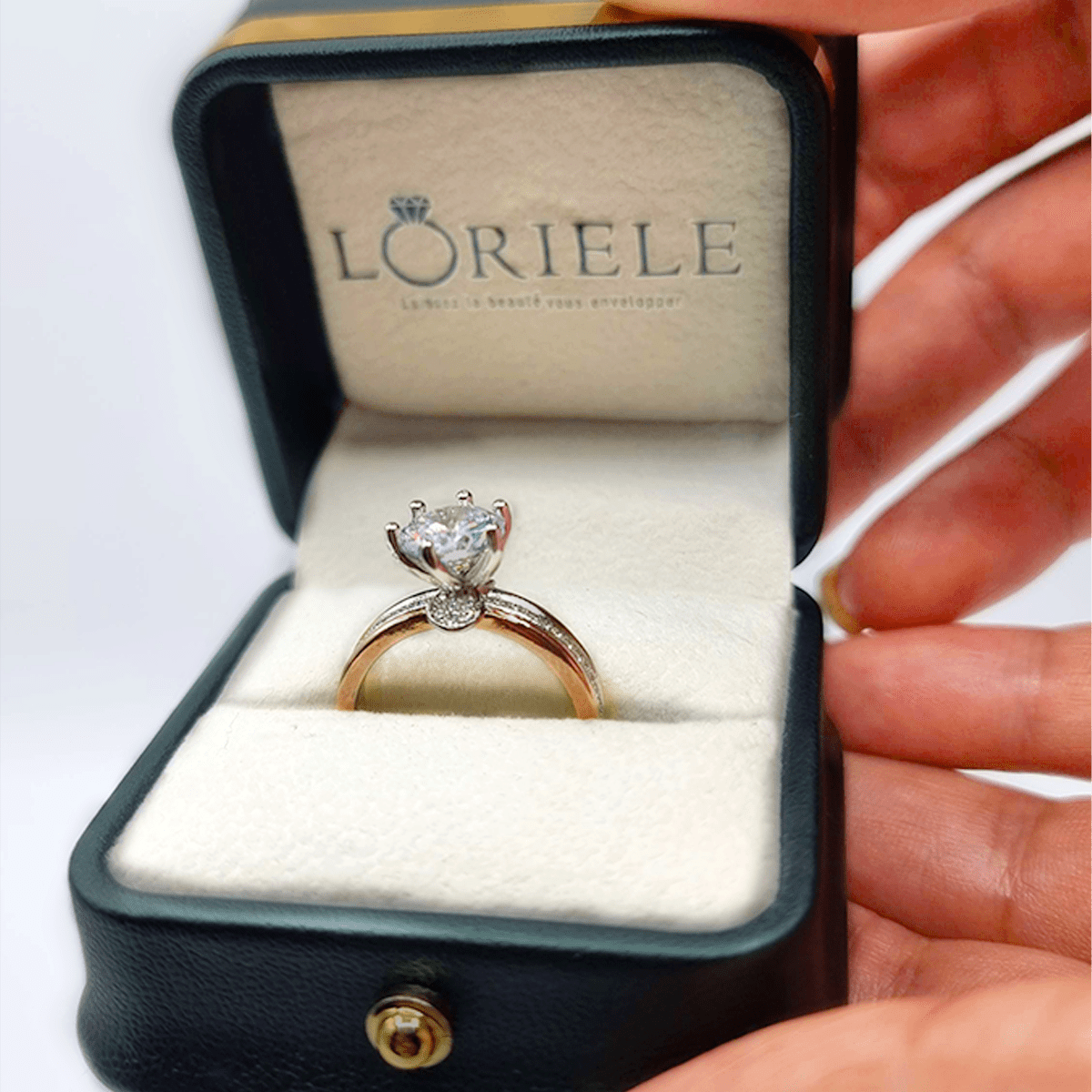 Bague solitaire Athéna Plaqué Or & Argent 925- Diamant Moissanite 1 Carat 💎