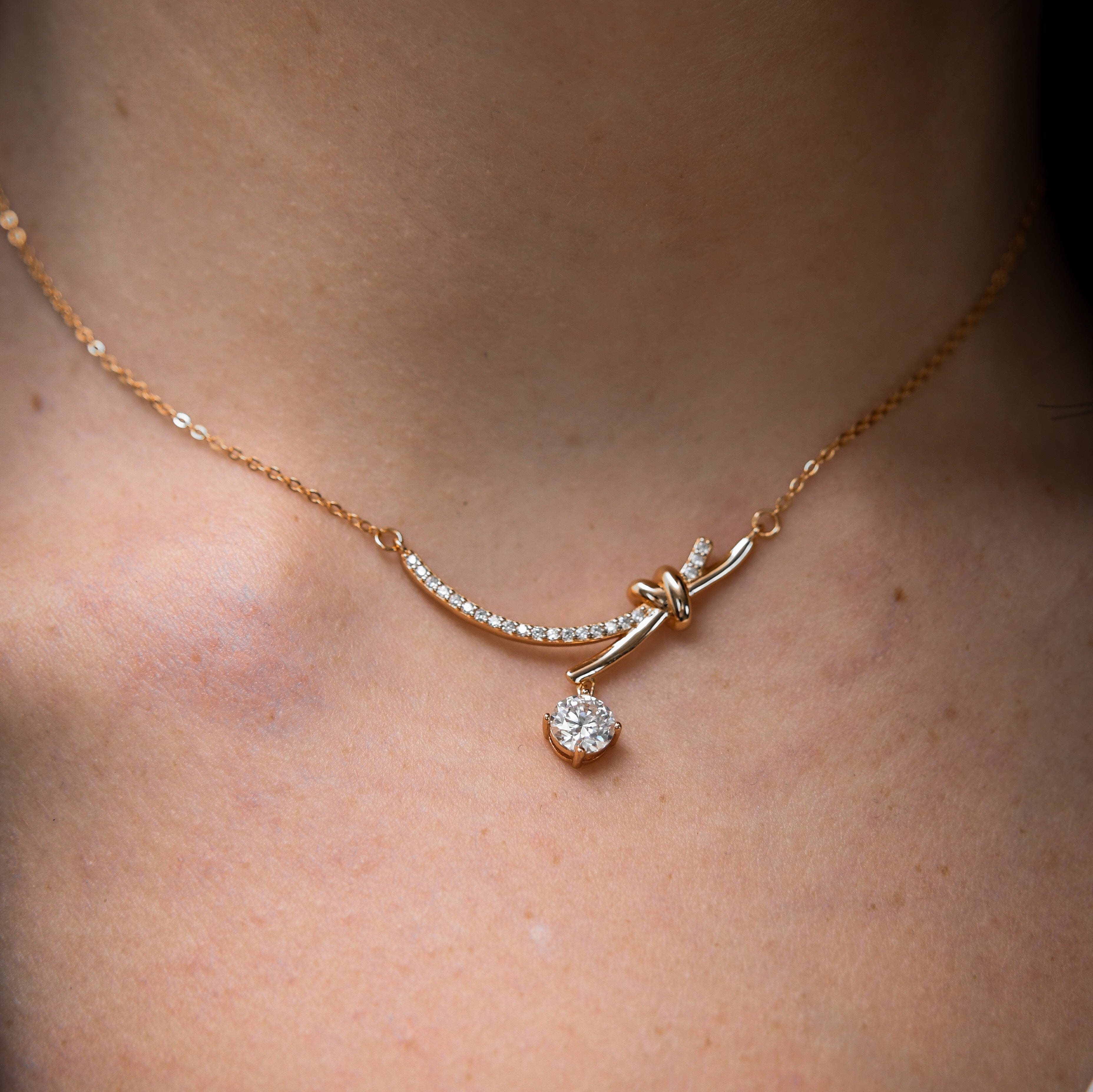 Collier Arc d'Amour Cupidon - Diamant Moissanite 1 Carat 💎Loriele™