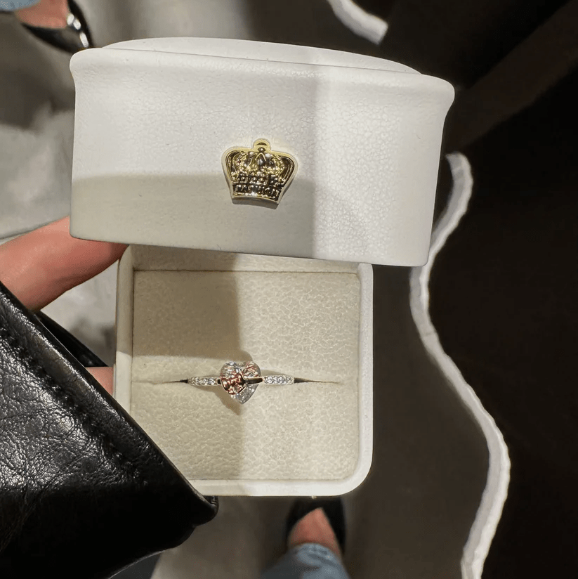 Bague Ruban Cœur de Cristal - Diamant Moissanite 1 Carat 💎