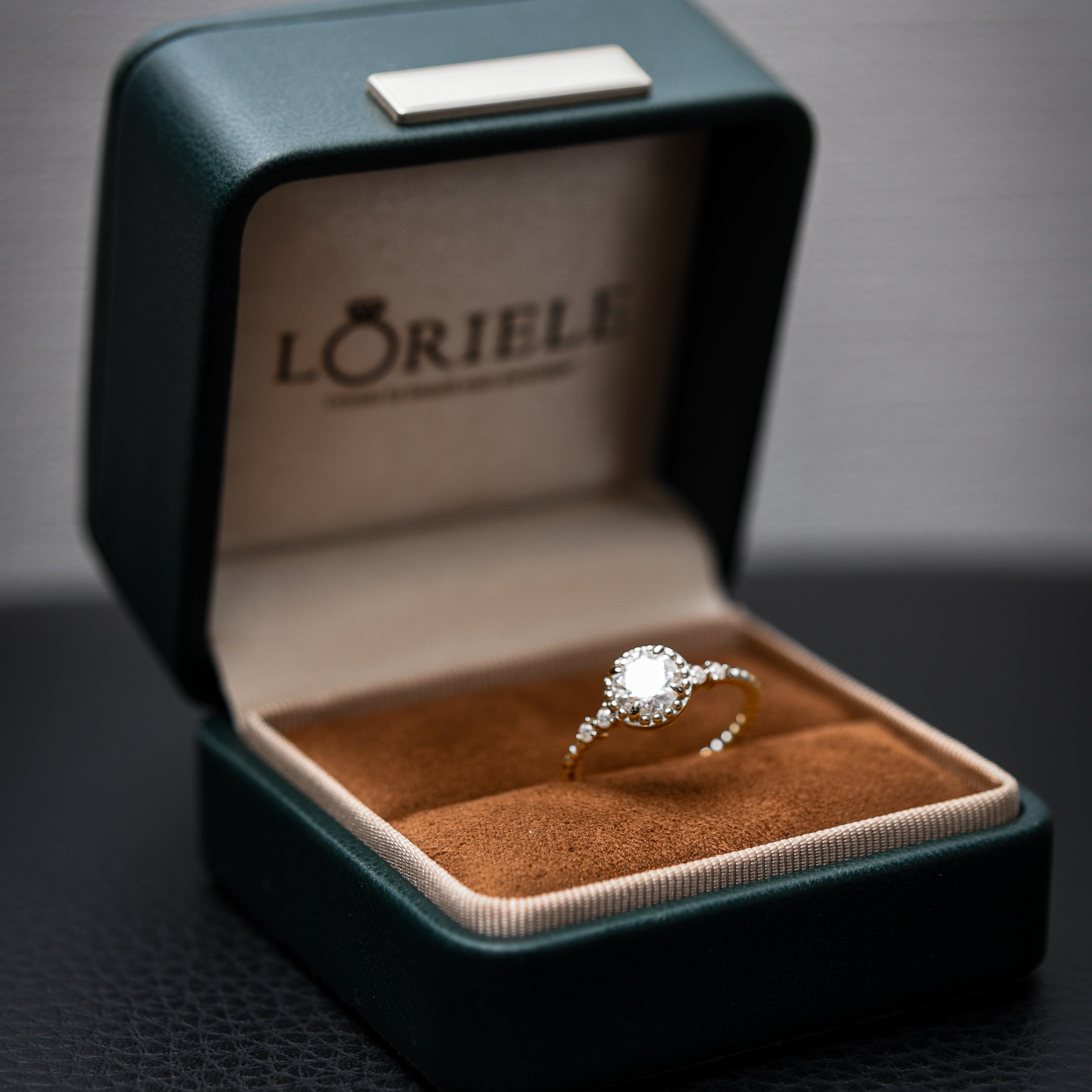 LORIELE - Bague Perle Dorée plaqué Or 18K - Diamant Moissanite 💎