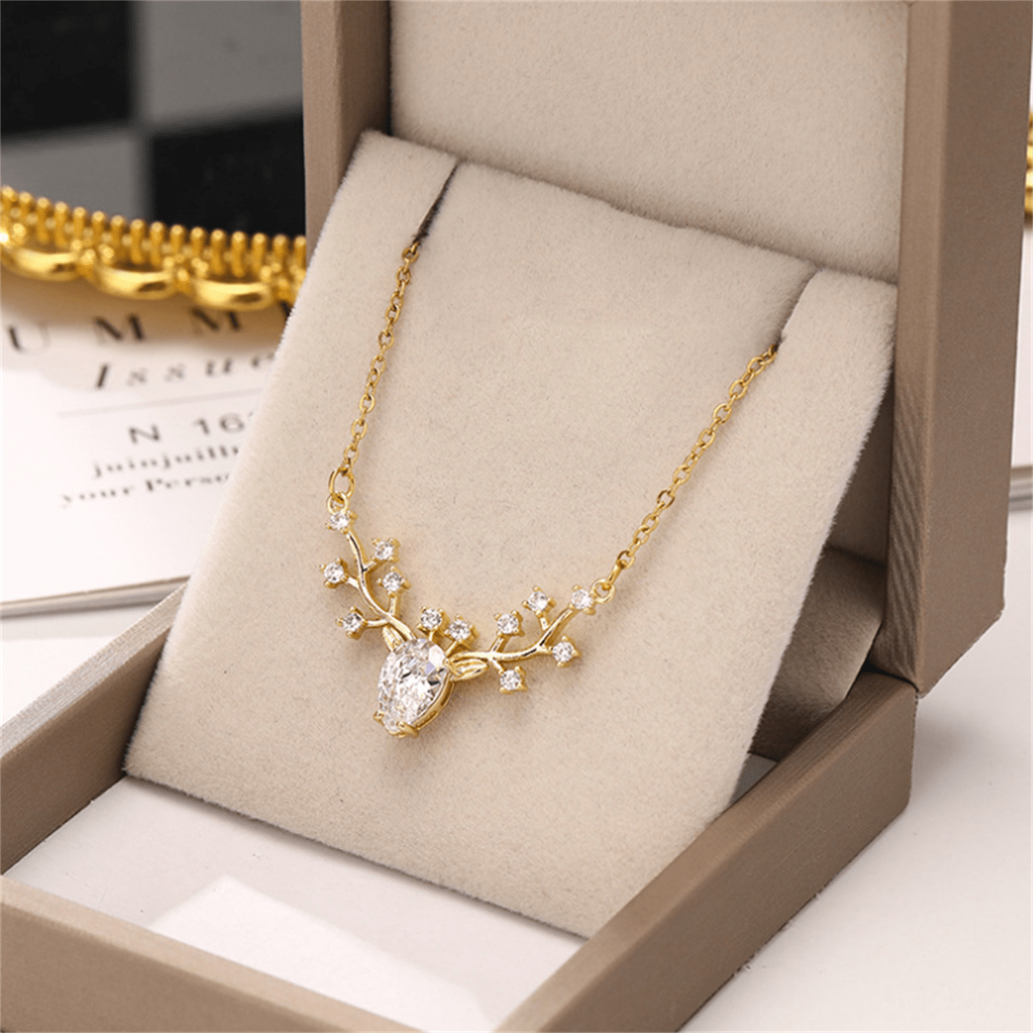 Pendentif Cerf Blanc en Diamant lazuli 💎 - Or 14K Loriele™