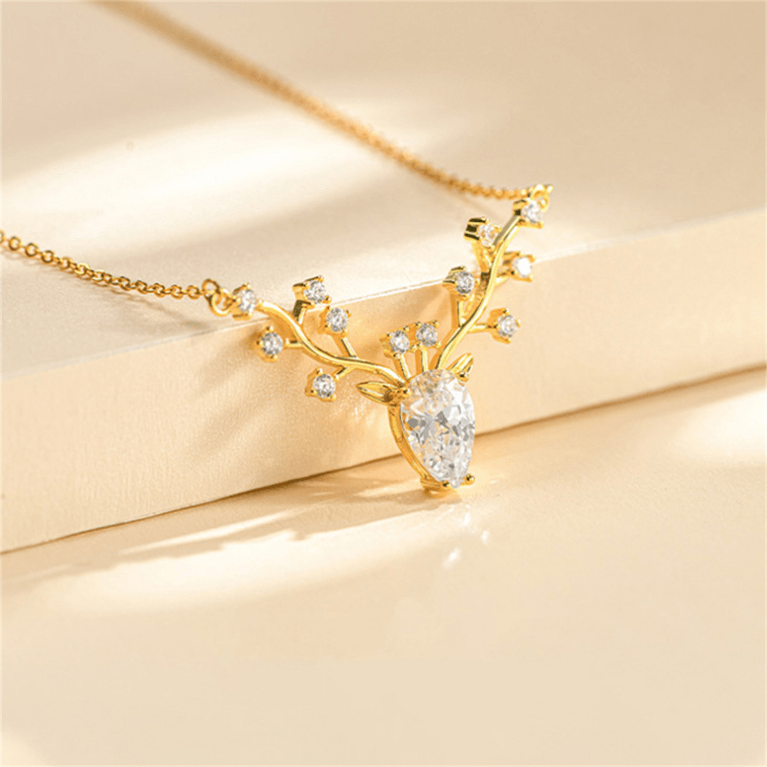 Pendentif Cerf Blanc en Diamant lazuli 💎 - Or 14K Loriele™