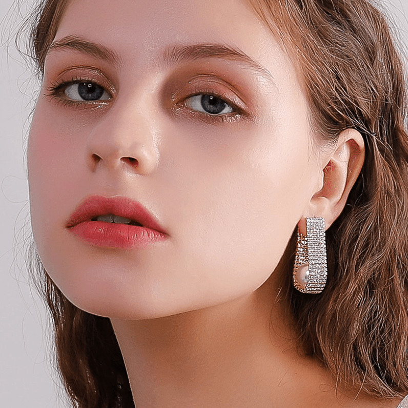 Boucles d'Oreilles Éclat Nacrée en - Plaqué 18 Carats✨