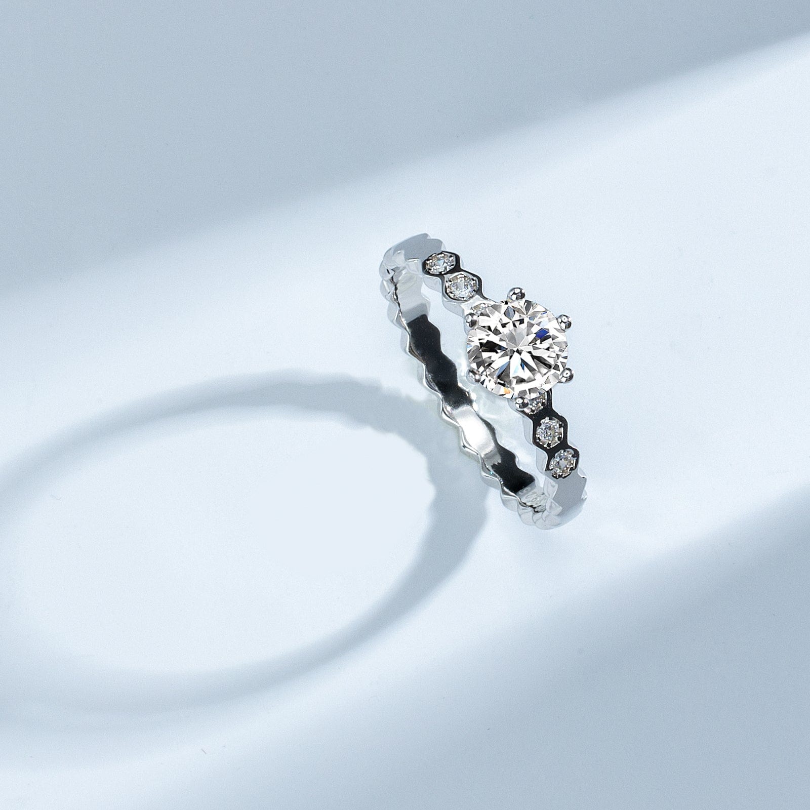 Bague Solitaire Shimmering Bee en Argent Sterling 925 - Diamant Moissanite 1 Carat💎