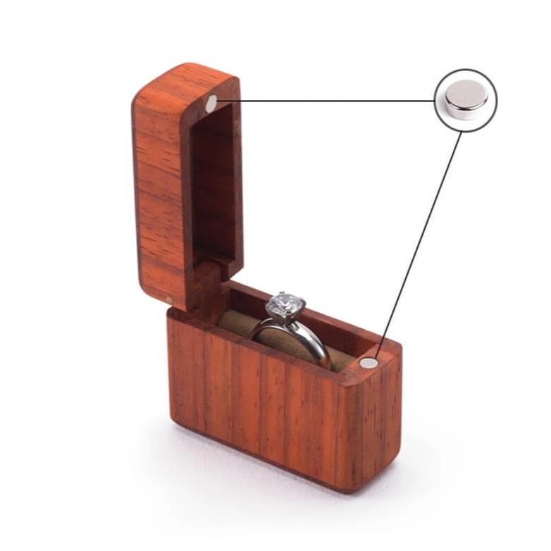 Écrin Bague <br /> En Bois Individuel