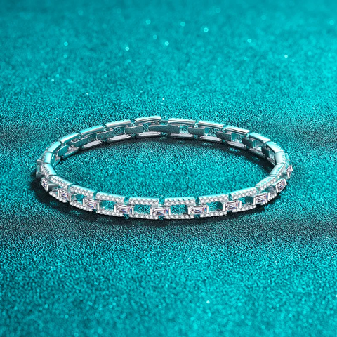 Graceful Glint Bracelet in 925 Sterling Silver with Moissanite Diamonds 💎