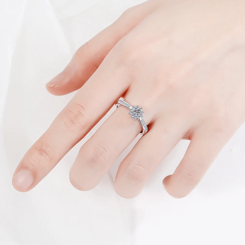 Bague Solitaire Étincelle Florale En Argent Sterling 925 - Diamant Moissanite 1 Carat 💎Loriele™