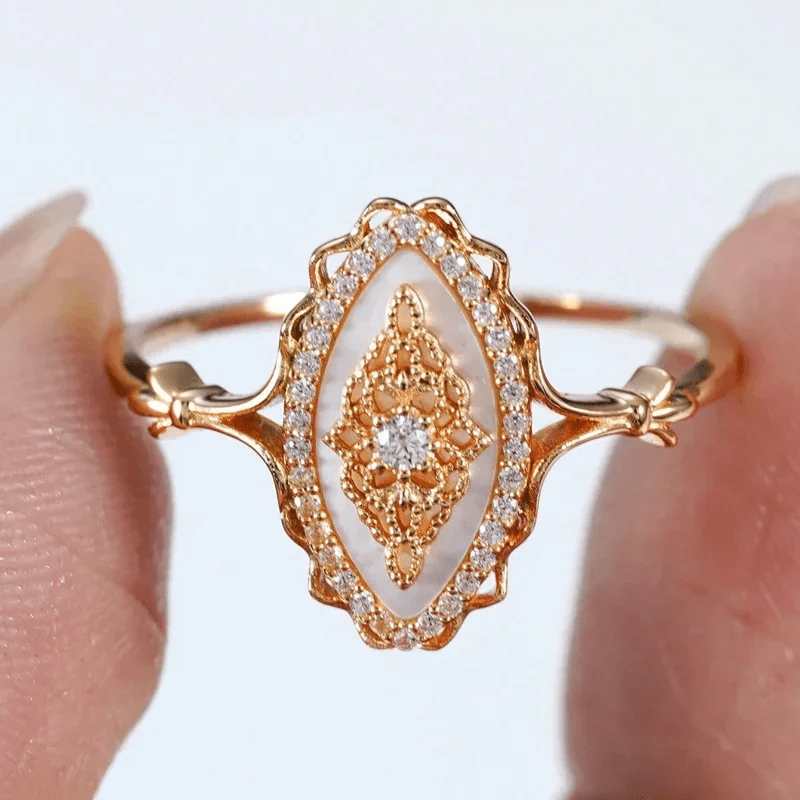 Bague Duchesse d’Albion Plaqué Or 18ct - Moissanite 0.5 Carat 💎