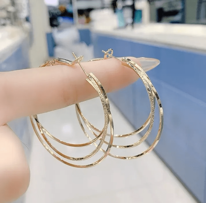 Boucles d'oreilles créoles fine Entrelacée - Plaqué Or 18 Carats Loriele™