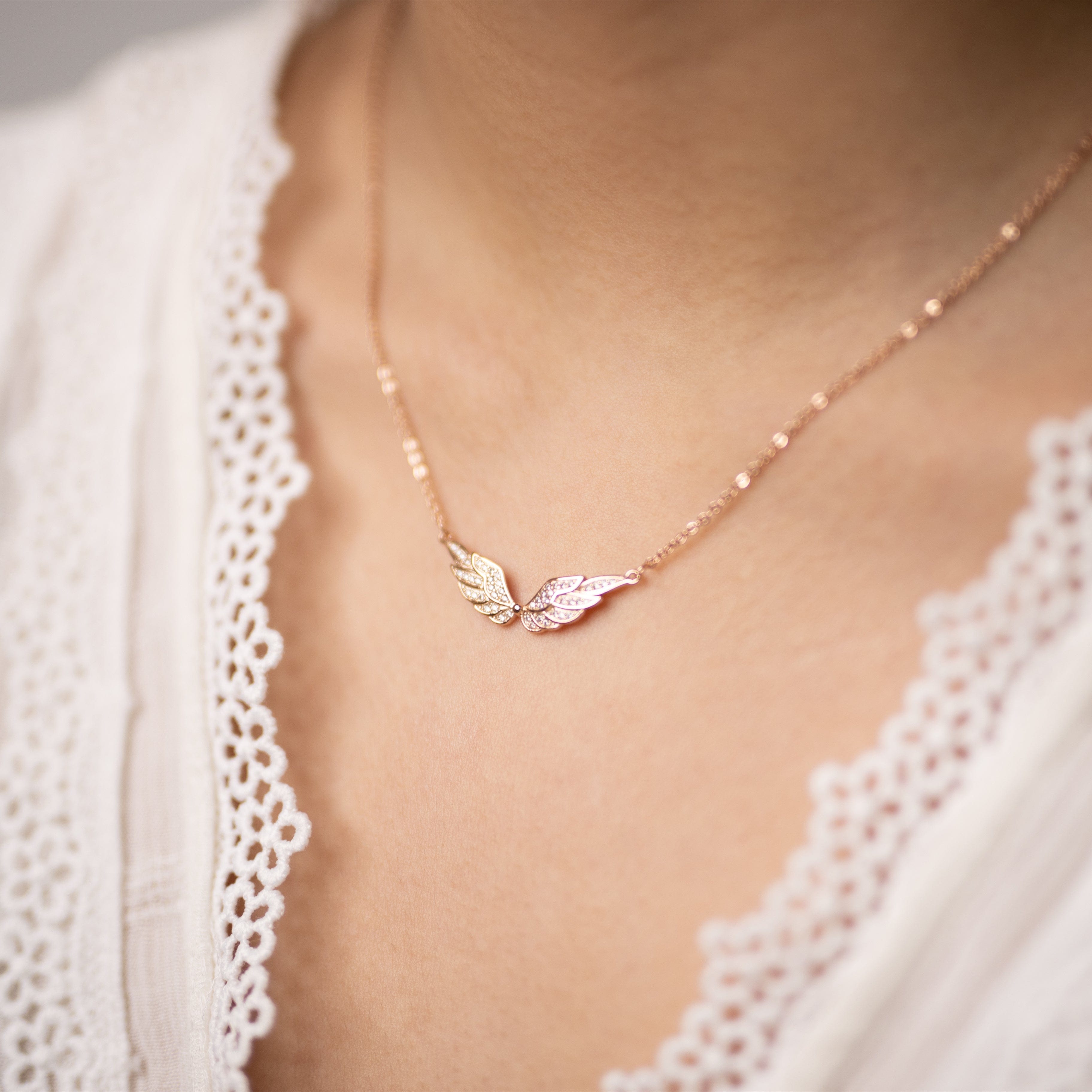Collier ailes d'ange en zircon cubique